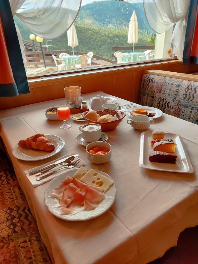 Albergo Villa Cristina Folgaria Kültér fotó