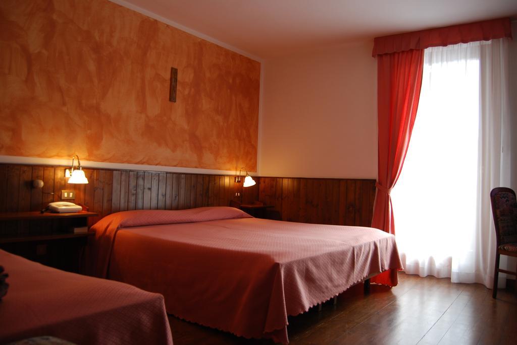 Albergo Villa Cristina Folgaria Szoba fotó
