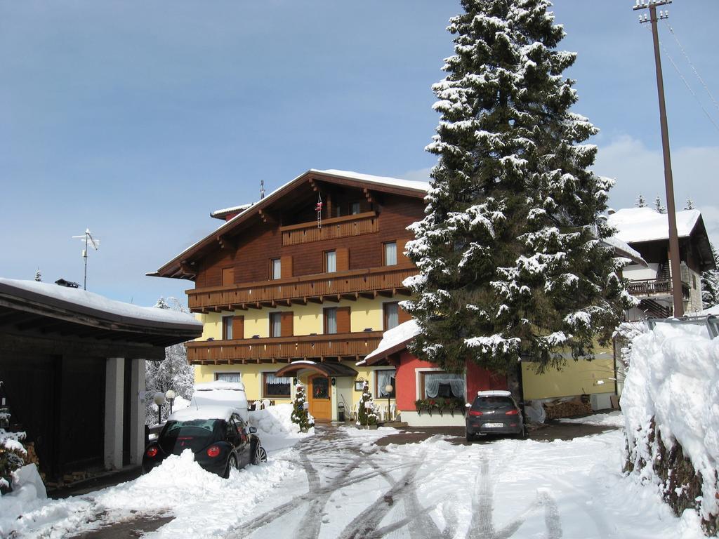 Albergo Villa Cristina Folgaria Kültér fotó